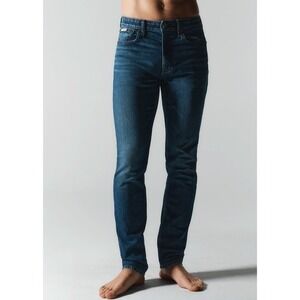 NWT Calvin Klein Mens Straight Leg Jeans Light Wash Liberty Blue 36x30